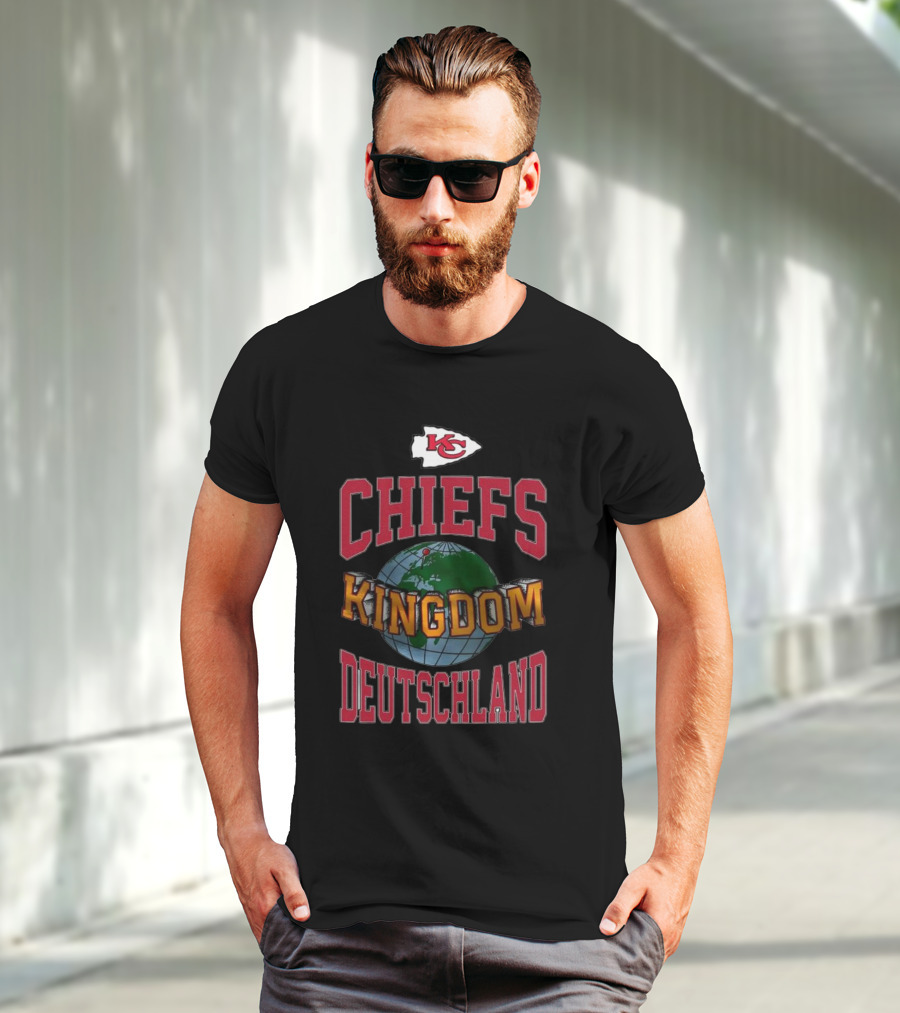 Chiefs Kingdom Deutschland With Kansas City Arrowhead Logo And Globe T-Shirt