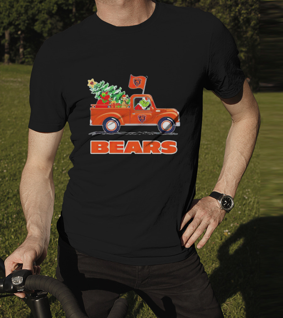Grinch Driving Christmas Truck With Chicago Bears T-Shirt