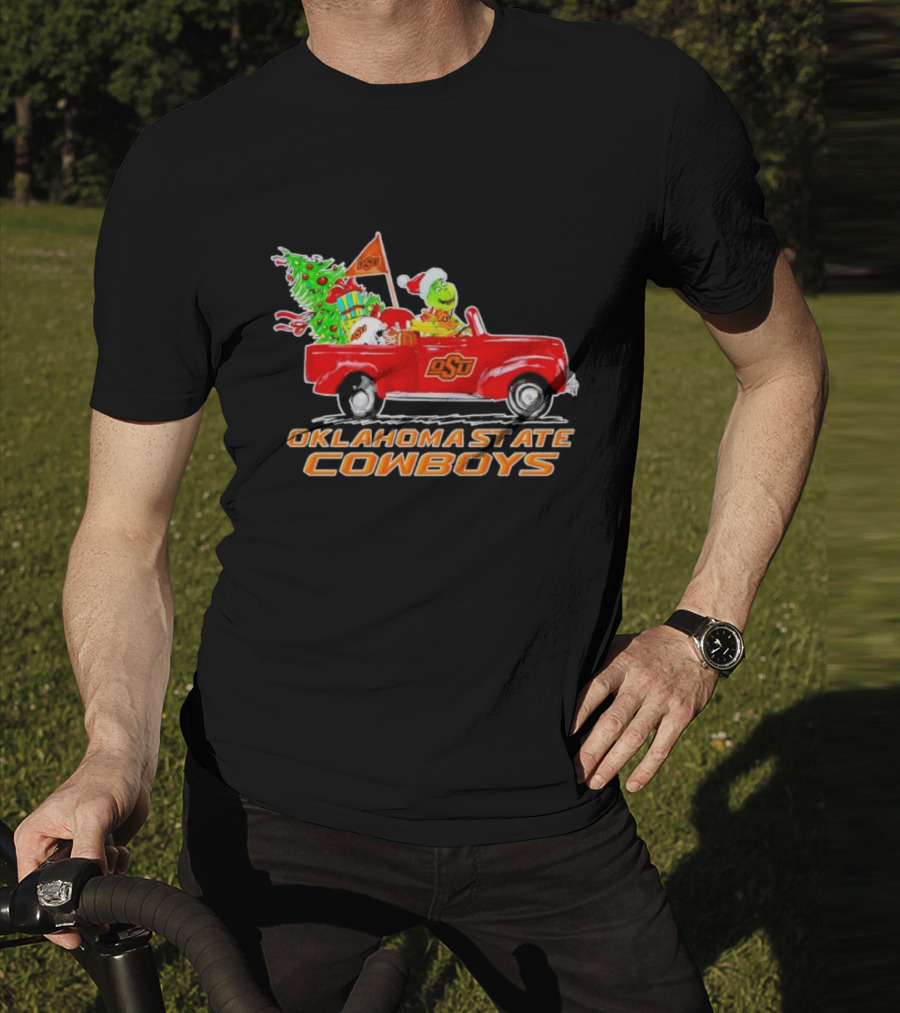 Oklahoma State Cowboys Christmas Grinch And Dog Driving Red OSU Car With Tree And Presents T-Shirt