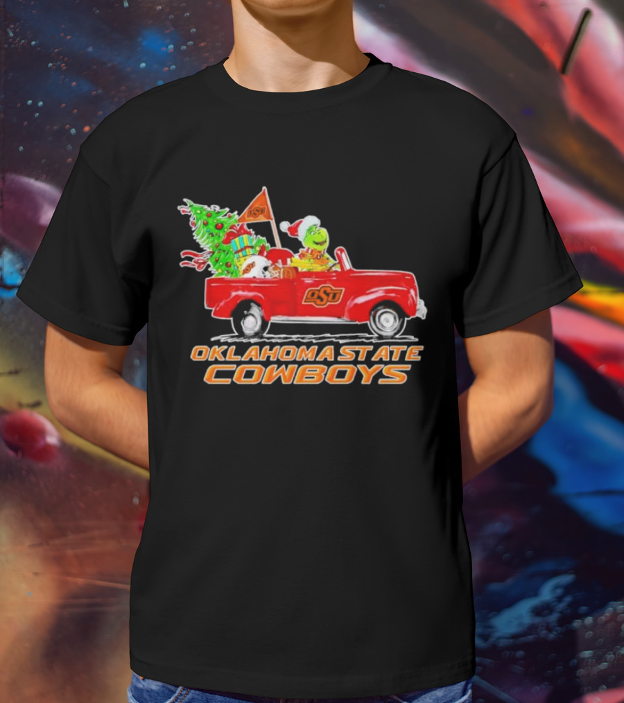 Oklahoma State Cowboys Christmas Grinch And Dog Driving Red OSU Car With Tree And Presents T-Shirt