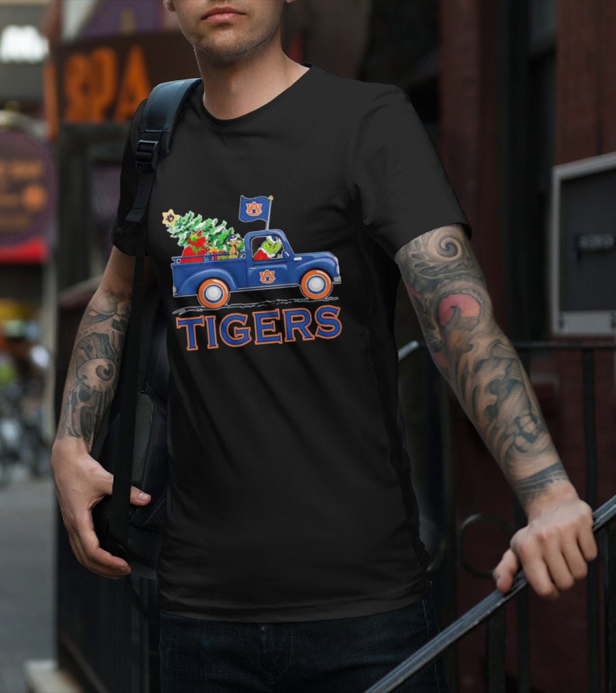 Grinch Driving Auburn Christmas Truck With Tigers Flag T-Shirt