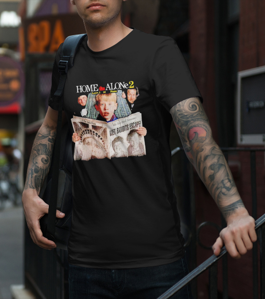 HOME ALONE 2 LOST IN NEW YORK WET BANDITS ESCAPE NEW YORK NEWSPAPER T-Shirt