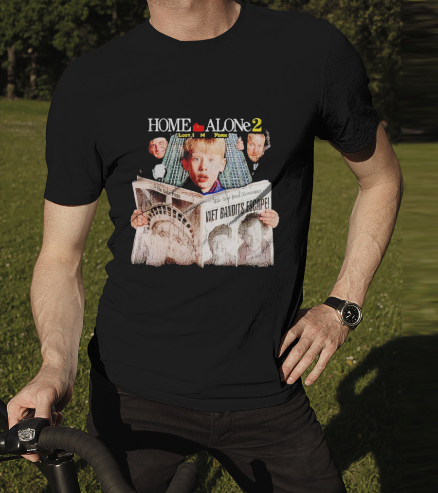HOME ALONE 2 LOST IN NEW YORK WET BANDITS ESCAPE NEW YORK NEWSPAPER T-Shirt