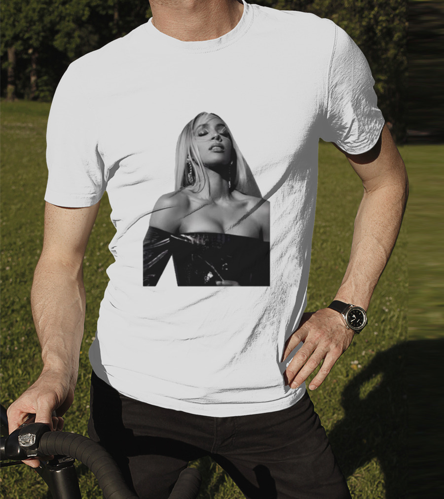Kelly Rowland Krew Iconic Black And White Fashion Pose T-Shirt