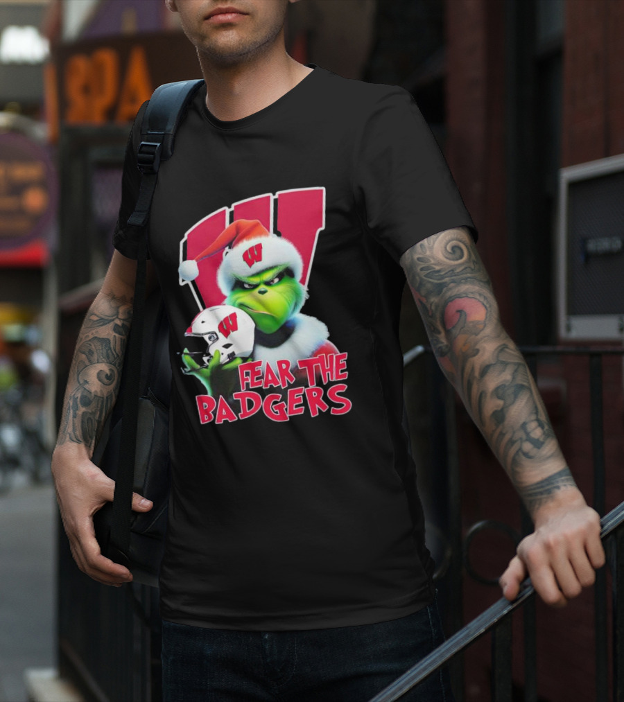 Grinch Fear The Badgers Wisconsin Christmas Football T-Shirt