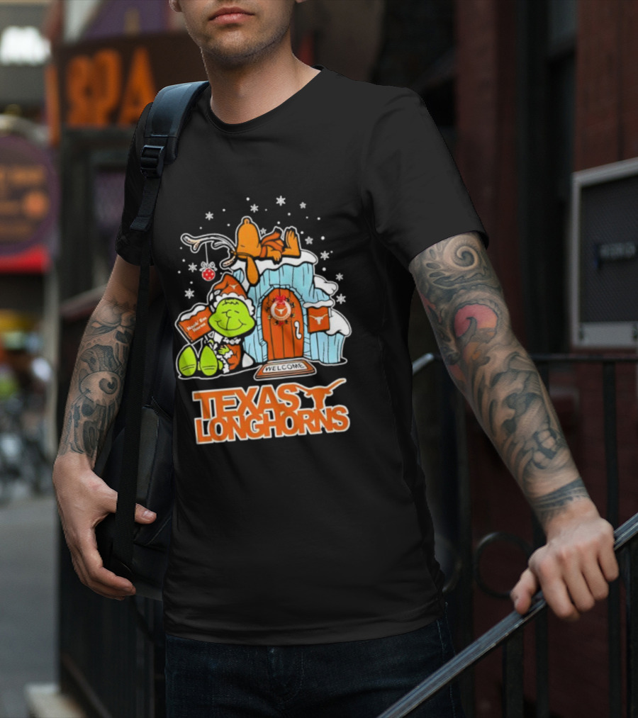Peanuts Texas Longhorns Grinch Snoopy Merry Xmas Welcome T-Shirt