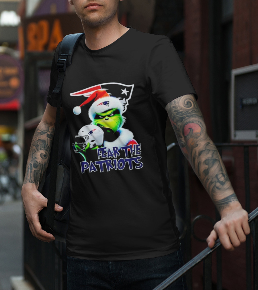 Fear The Patriots Santa Grinch New England NFL T-Shirt