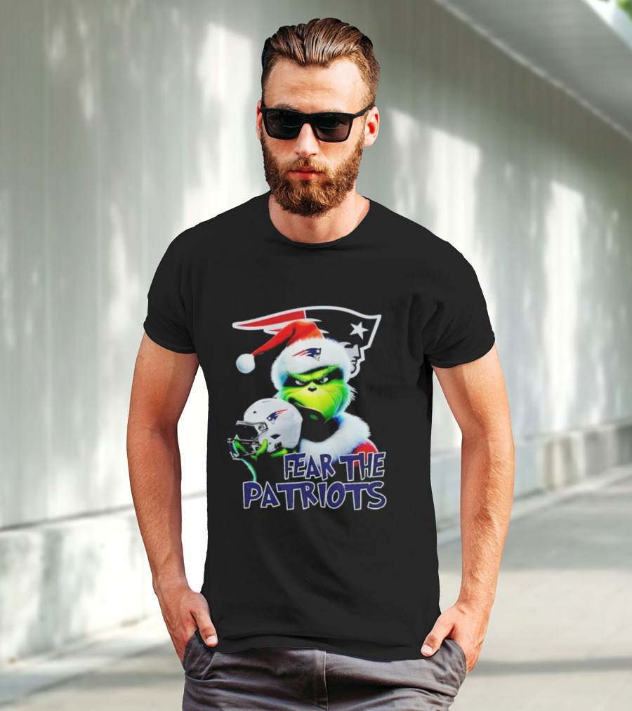 Fear The Patriots Santa Grinch New England NFL T-Shirt