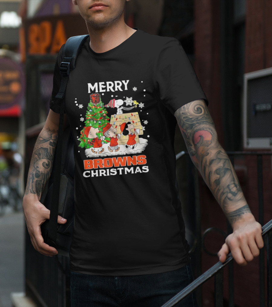 Peanuts Characters Merry Browns Christmas Cleveland Browns T-Shirt