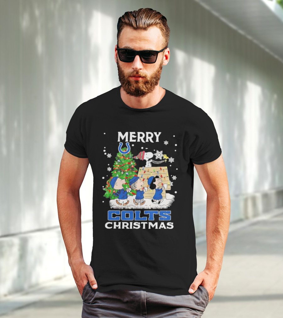 Merry Christmas Peanuts Characters Indianapolis Colts T-Shirt