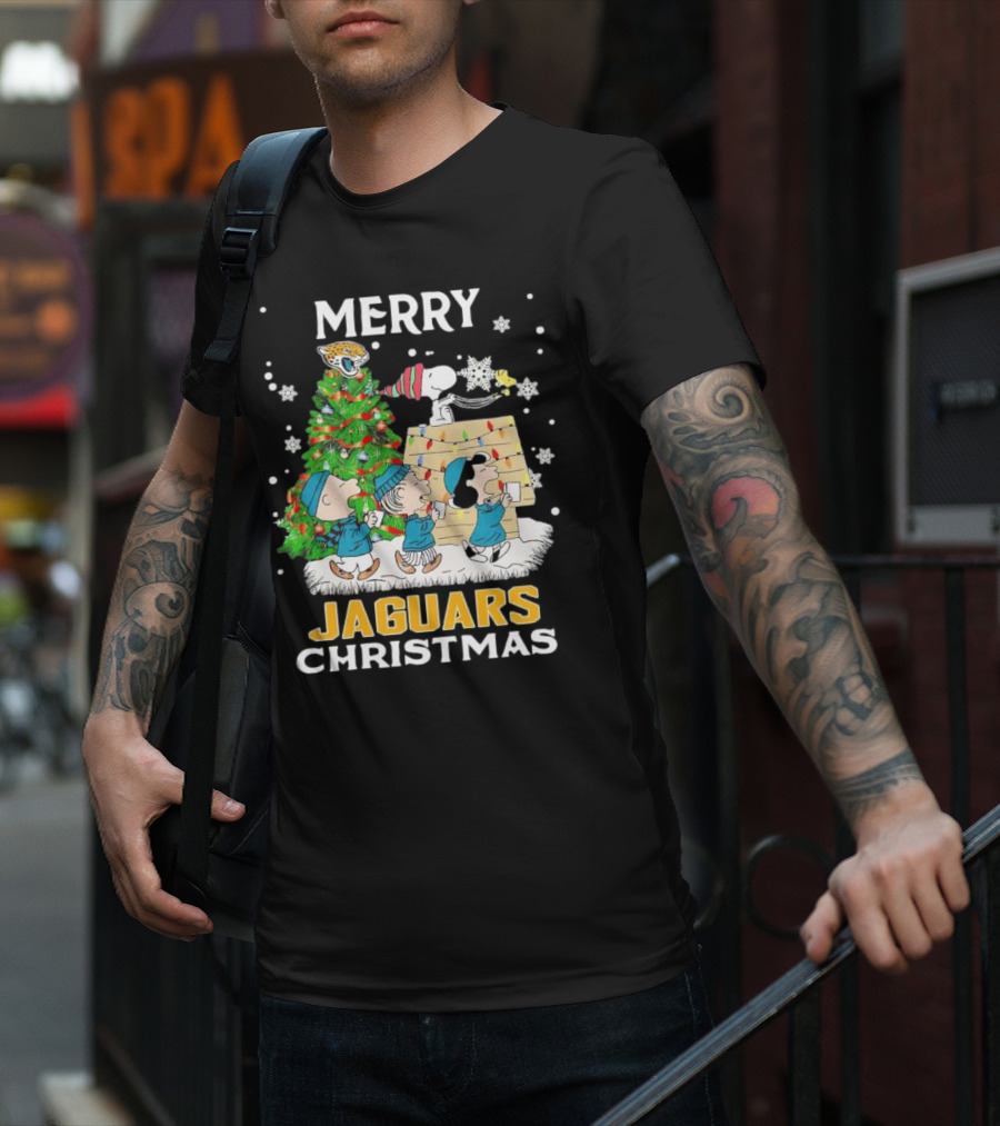 Merry Christmas Peanuts Characters Jacksonville Jaguars Snoopy Woodstock T-Shirt
