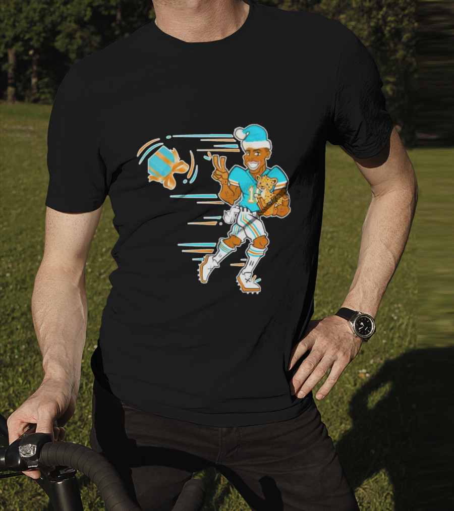 Tyreek Hill Cheetah Claus Football Holiday Player With Cheetah And Santa Hat T-Shirt