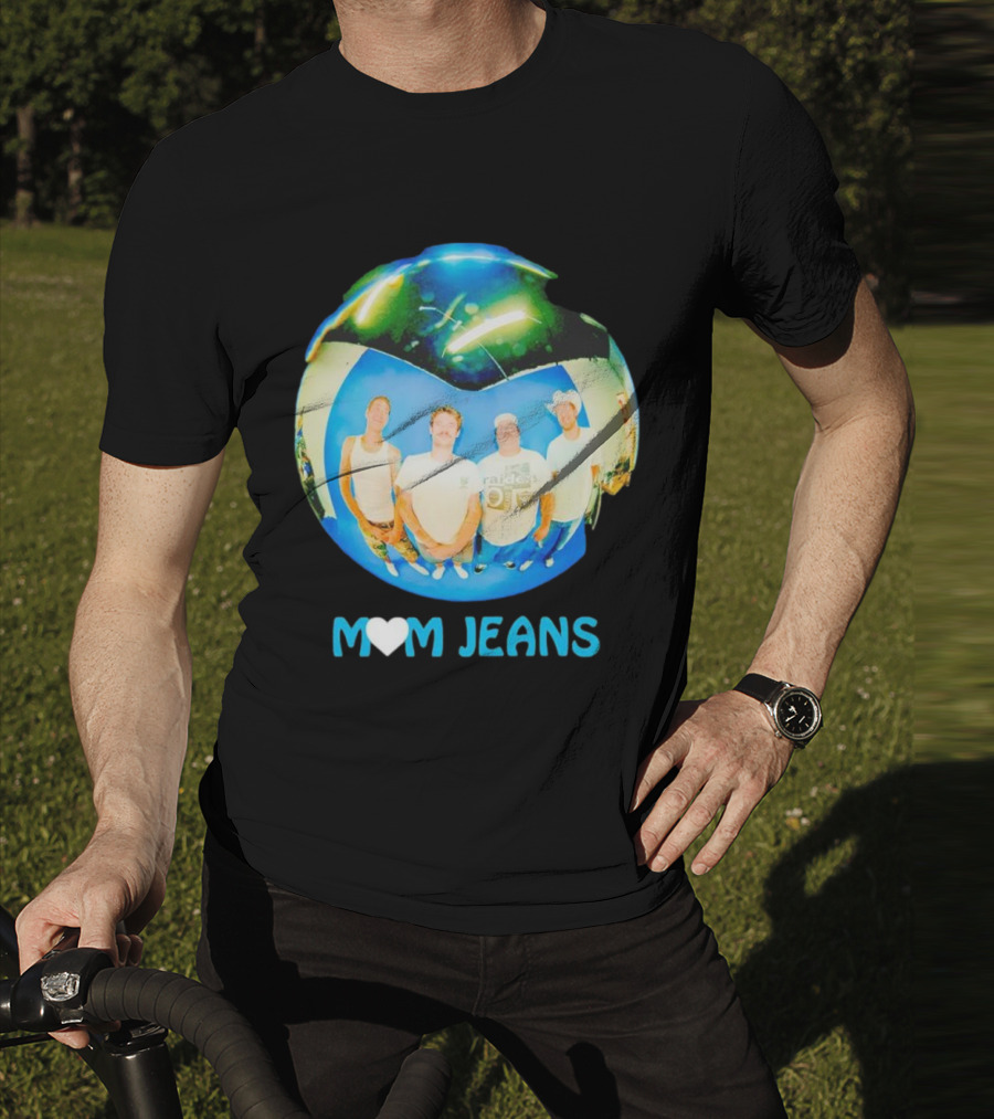 Mom Jeans Heart Raiders Orb Photo T-Shirt