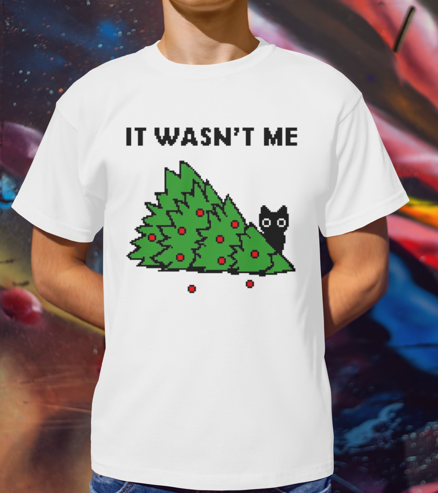 Cat Hiding Behind Christmas Tree It Wasn't Me T-Shirt