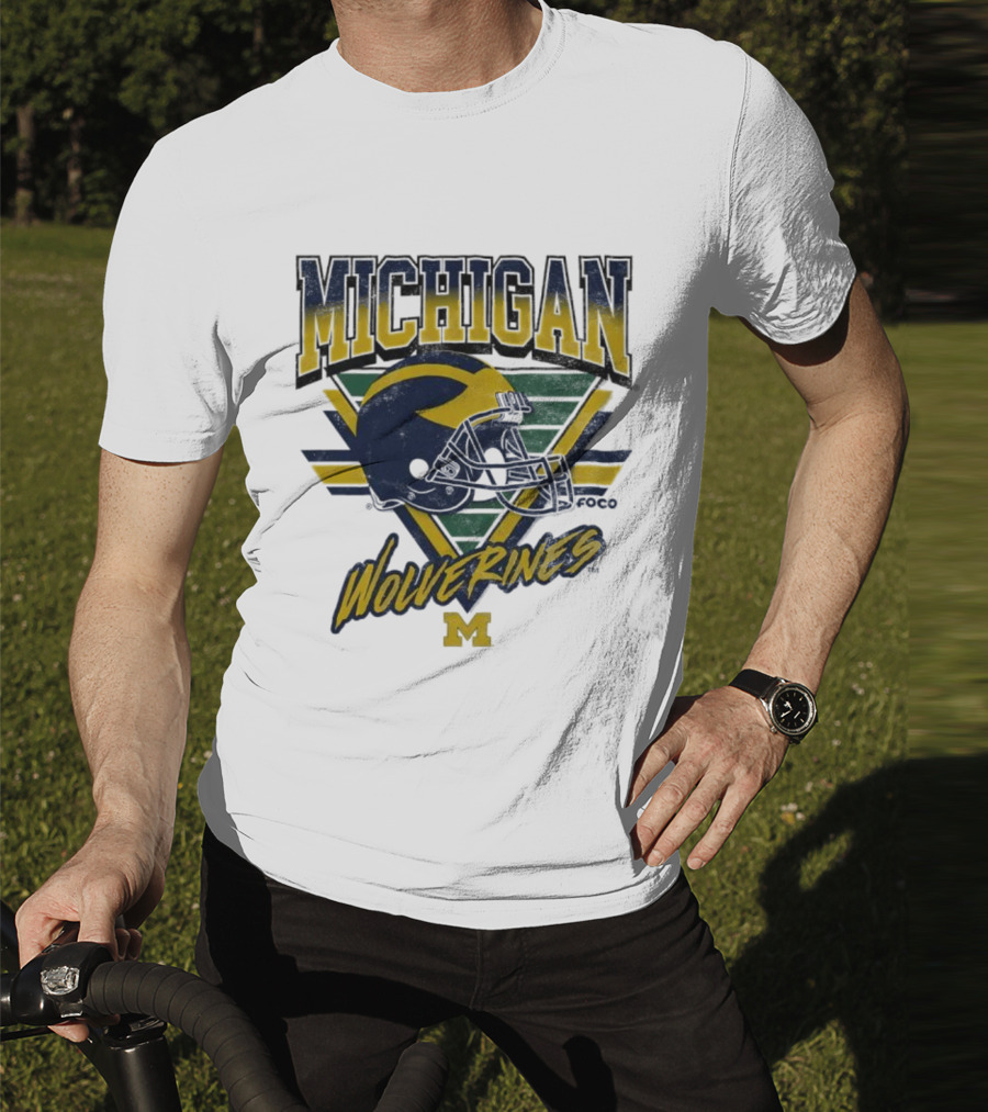 Michigan Wolverines Vintage Triangle Football Helmet M T-Shirt