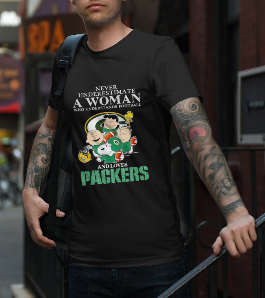 Never Underestimate A Woman Who Understands Football And Loves Packers Featuring Peanuts Characters T-Shirt