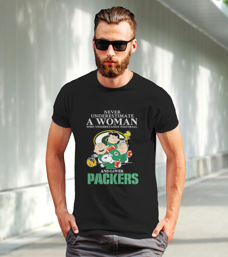 Never Underestimate A Woman Who Understands Football And Loves Packers Featuring Peanuts Characters T-Shirt