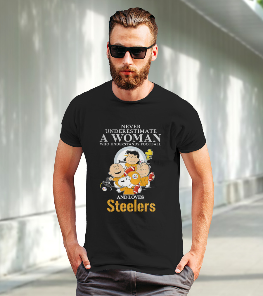 Peanuts Characters Never Underestimate A Woman Who Loves Steelers Football T-Shirt