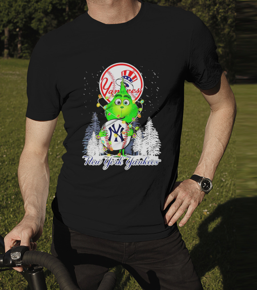 New York Yankees Grinch Christmas Hug With Baseball And Trees T-Shirt