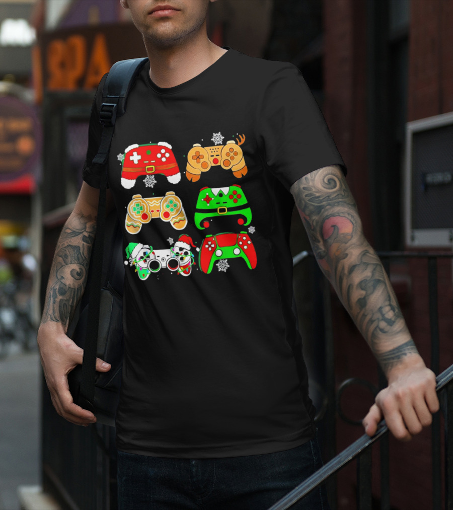 Santa Elf Gaming Controllers Christmas Gamer Holiday T-Shirt