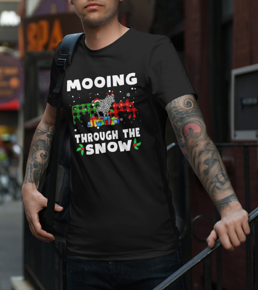 Mooing Through The Snow Christmas Plaid Cows With Presents T-Shirt