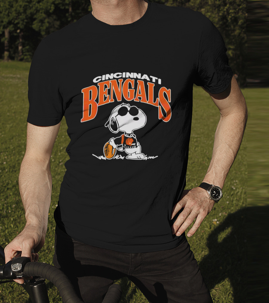 Cincinnati Bengals Snoopy Football Fan Gear T-Shirt