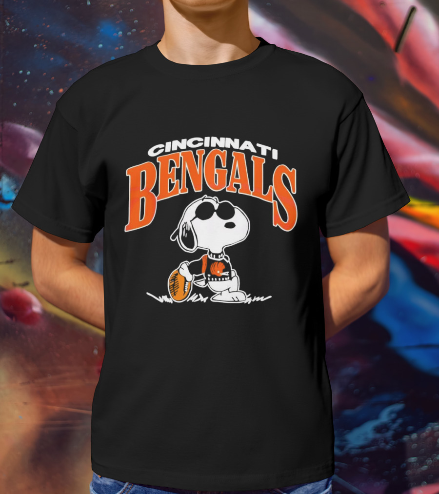 Cincinnati Bengals Snoopy Football Fan Gear T-Shirt