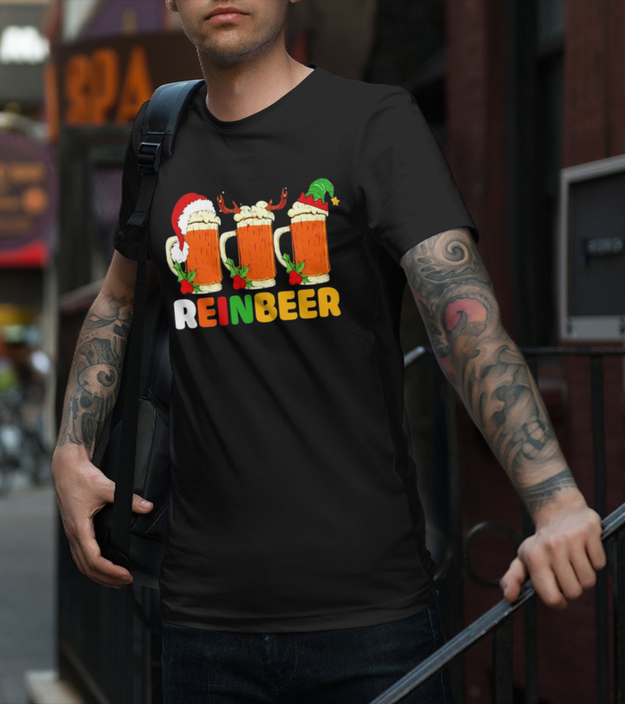 Reinbeer Merry Christmas Funny Beer Mugs With Santa And Elf Hats And Reindeer Antlers T-Shirt