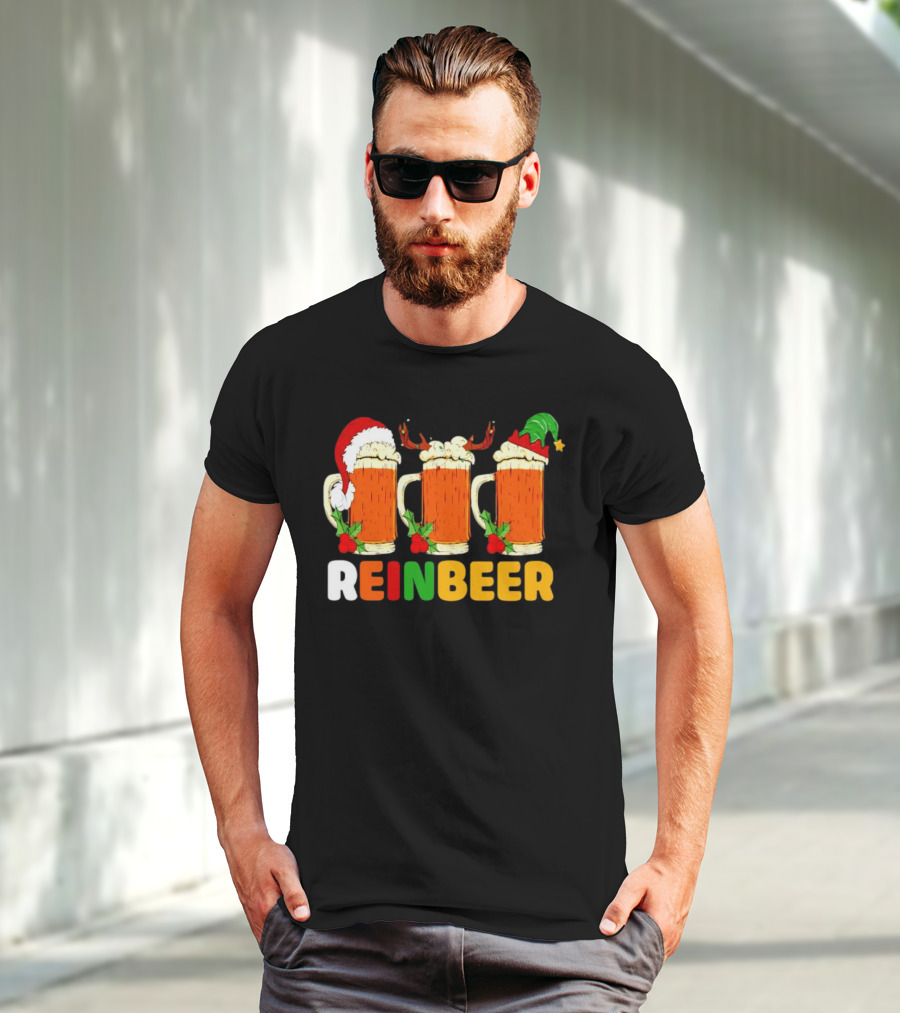 Reinbeer Merry Christmas Funny Beer Mugs With Santa And Elf Hats And Reindeer Antlers T-Shirt