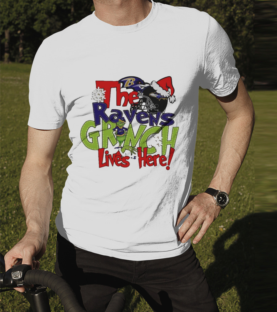 The Ravens Grinch Lives Here Christmas Ravens Logo Santa Hat T-Shirt