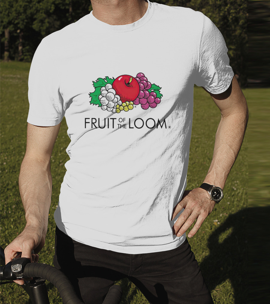 FRUIT OF THE LOOM Logo With Apples Grapes And Leaves T-Shirt