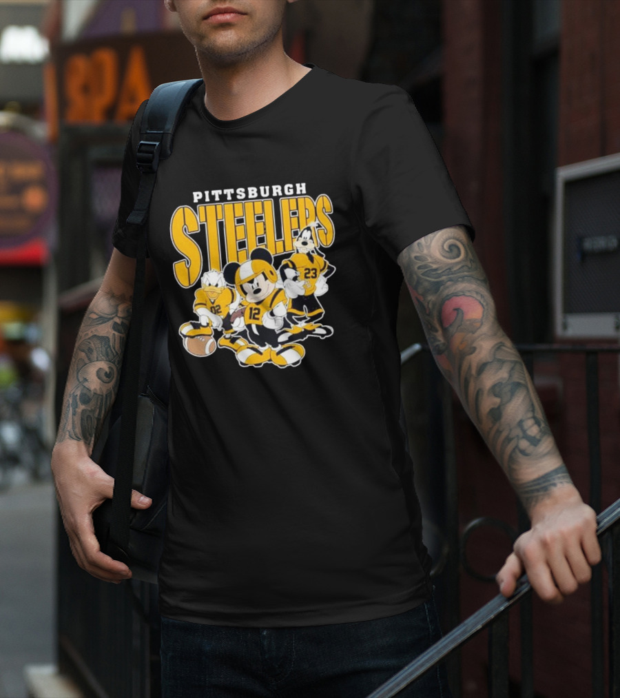 Pittsburgh Steelers Mickey Mouse Donald Duck Goofy Football Team T-Shirt