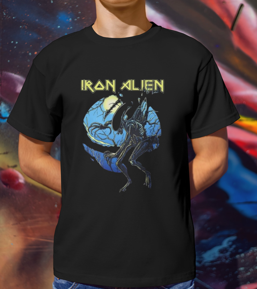 Iron Alien Xenomorph Moonlight Scene T-Shirt