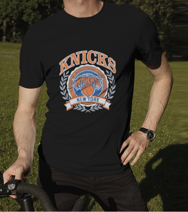 New York Knicks National Basketball Association Crest T-Shirt
