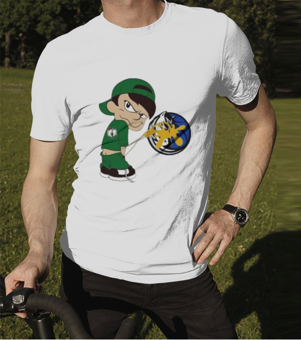 Little Boy Boston Celtics Piss On Dallas Mavericks Logo T-Shirt