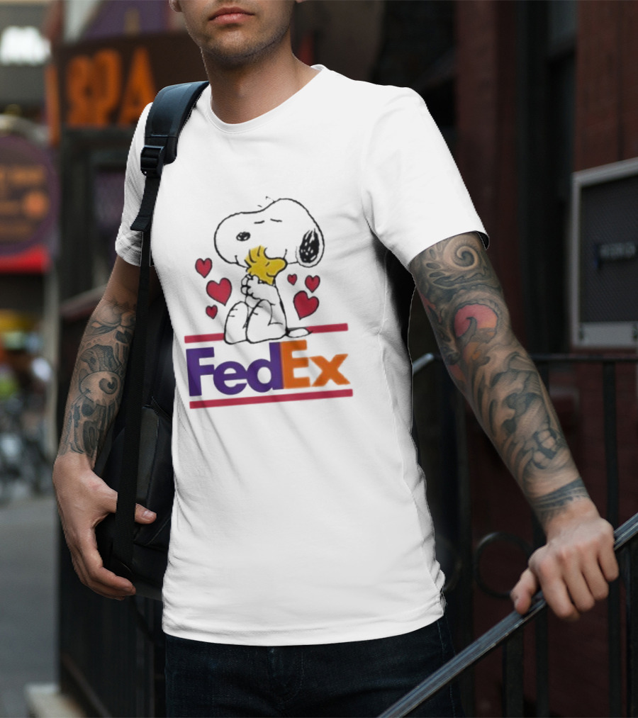 Snoopy Woodstock Hugs Hearts FedEx T-Shirt