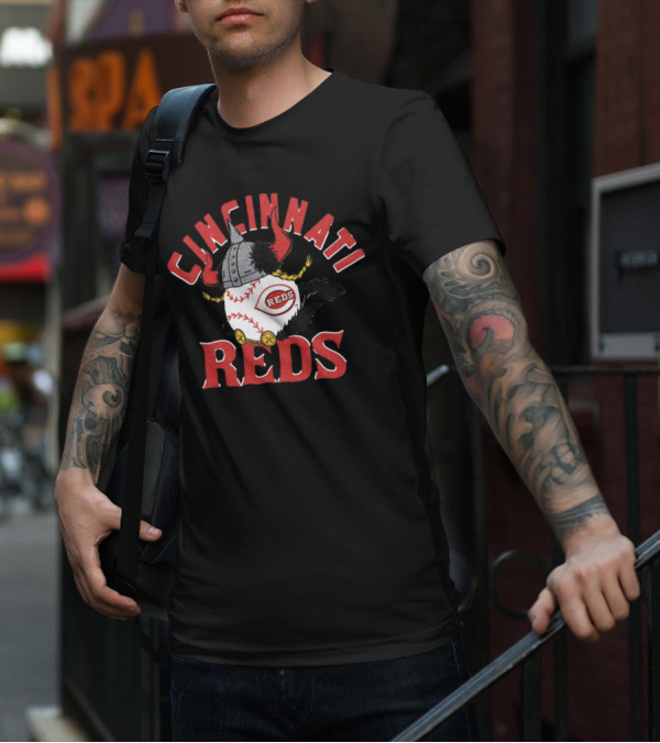 Cincinnati Reds Viking Baseball Helmet And Horns T-Shirt