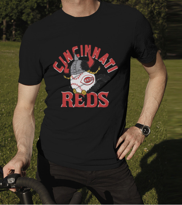 Cincinnati Reds Viking Baseball Helmet And Horns T-Shirt