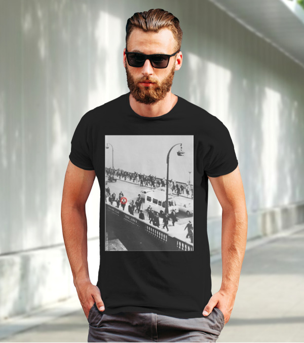 Peter Gabriel In 1977 Urban Crowd With Red Circle Highlight T-Shirt