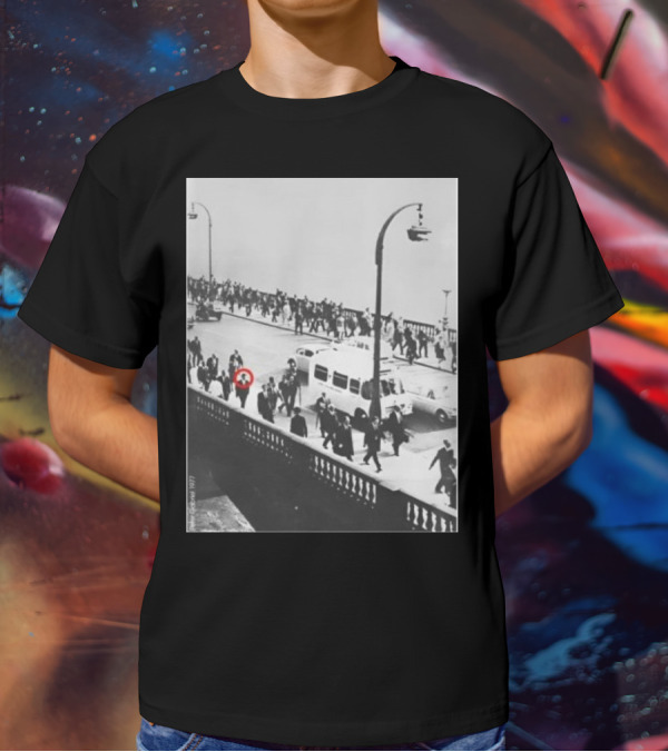 Peter Gabriel In 1977 Urban Crowd With Red Circle Highlight T-Shirt