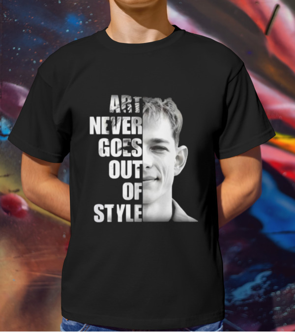 Art Never Goes Out Of Style Iconic Portrait Half Face T-Shirt
