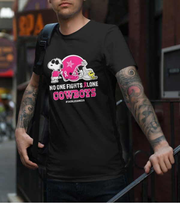 Snoopy And Woodstock No One Fights Alone Cowboys #TackleCancer T-Shirt