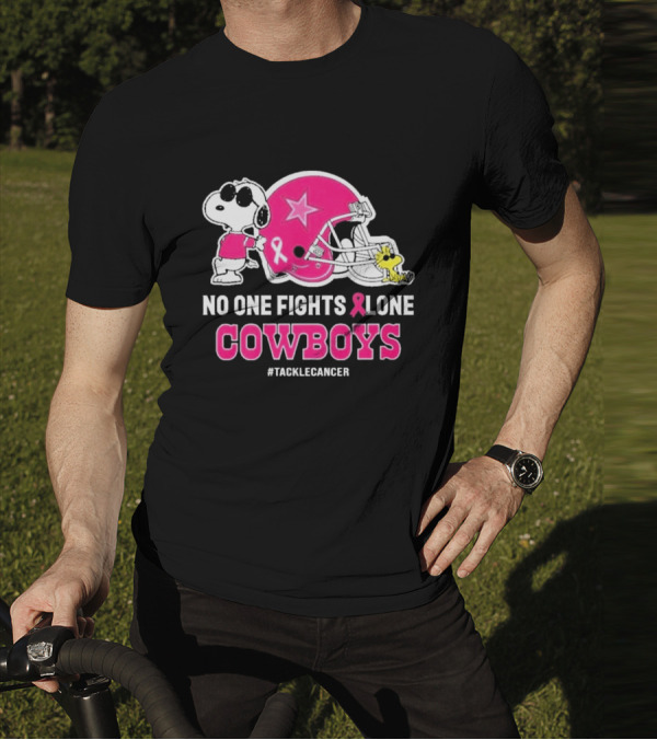 Snoopy And Woodstock No One Fights Alone Cowboys #TackleCancer T-Shirt