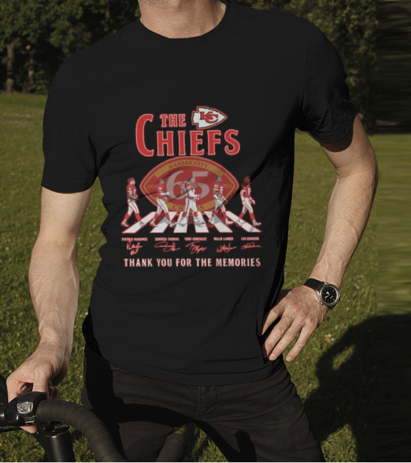 The Kansas City Chiefs 65 Years Thank You For The Memories Patrick Mahomes Derrick Thomas Tony Gonzalez Willie Lanier Len Dawson Abbey Road Signatures T-Shirt