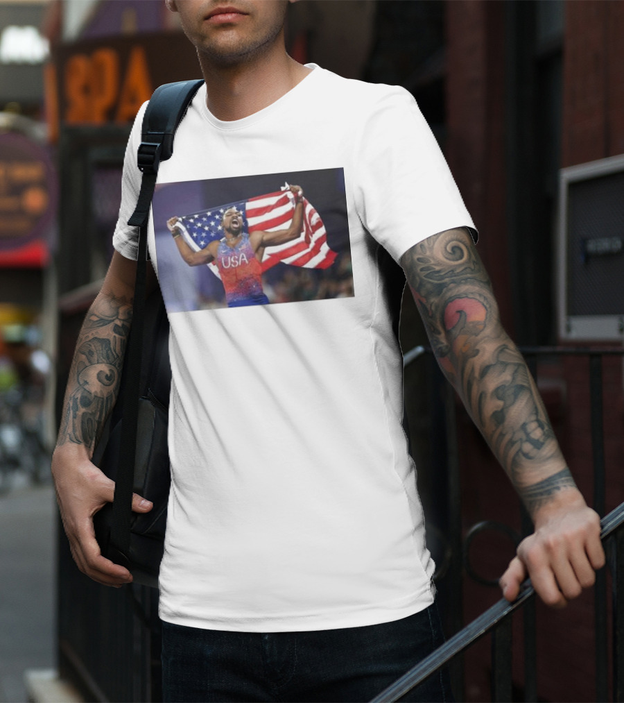 USA Track Champion Noah Lyles Celebrates 100M Victory Paris Olympics T-Shirt