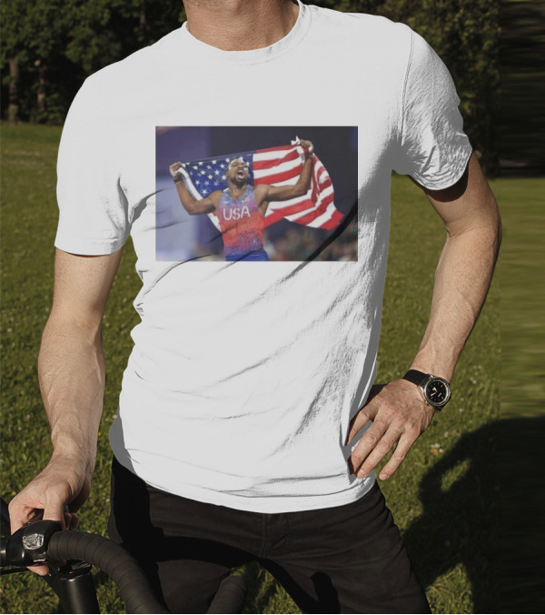 USA Track Champion Noah Lyles Celebrates 100M Victory Paris Olympics T-Shirt