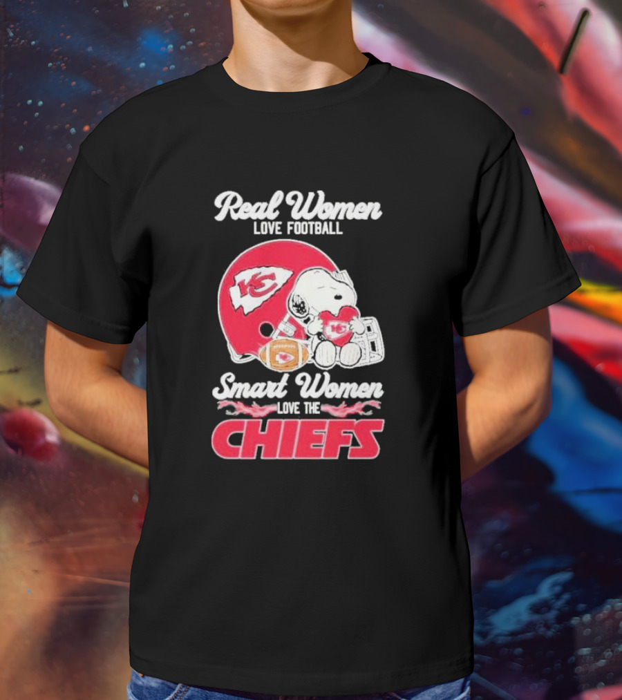 Real Women Love Football Smart Women Love The Kansas City Chiefs Snoopy Chiefs Love T-Shirt