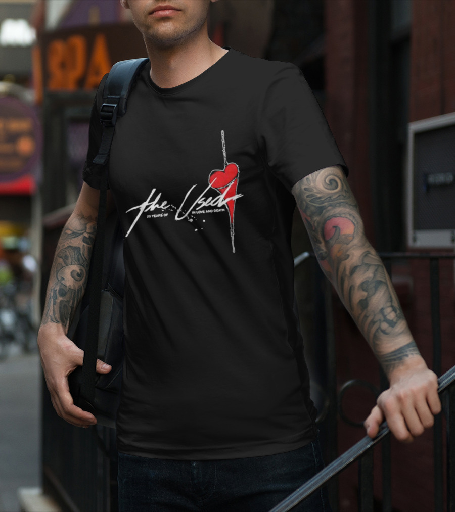 The Used 20 Years Of In Love And Death Red Heart Vintage T-Shirt