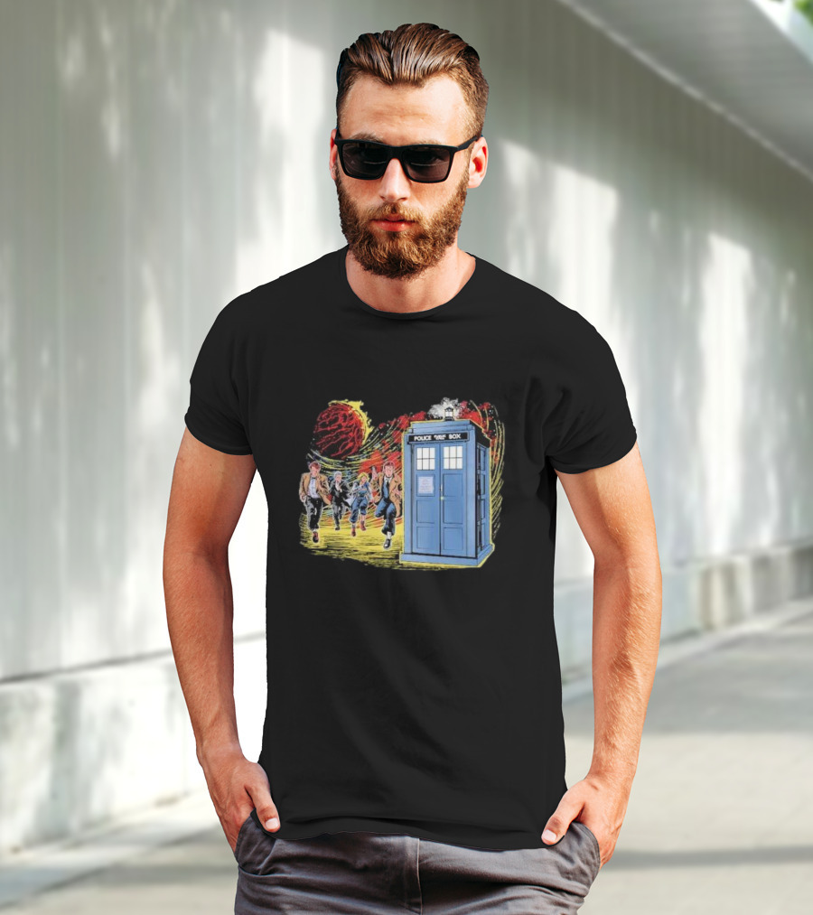 Police Public Box Time Travel Sci-fi Comics Chase With Doctor And Companions T-Shirt