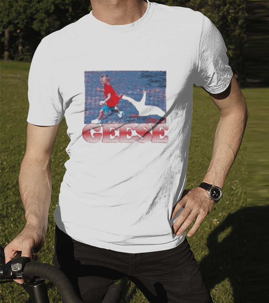 Geese Goose Bite Chase Red Shirt Kid Oval Open Mouth T-Shirt